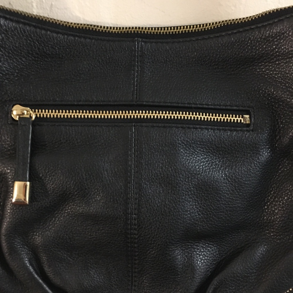 Vince Camuto Leather Crossbody Shoulder Bag Black Expandable Gold Zipper Detail - Picture 3 of 15